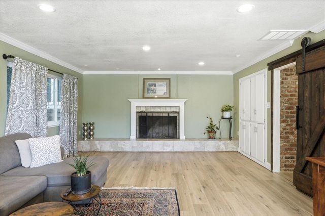 4637 Hixon Cir, Carmichael, CA 95608