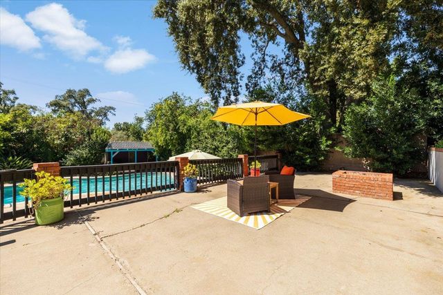 4637 Hixon Cir, Carmichael, CA 95608