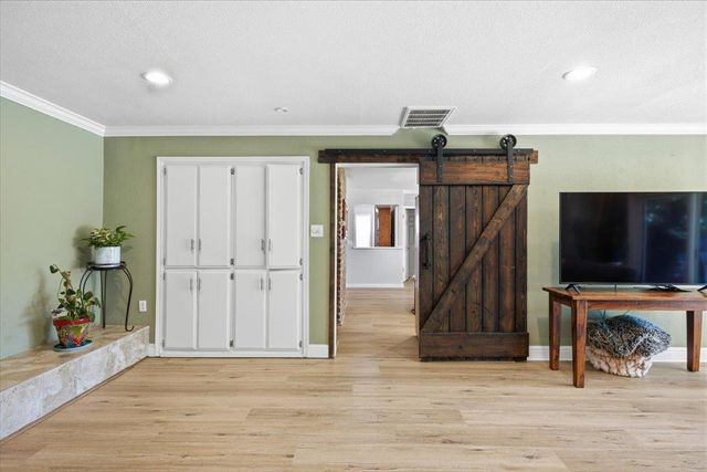 4637 Hixon Cir, Carmichael, CA 95608