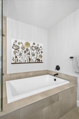 4637 Hixon Cir, Carmichael, CA 95608