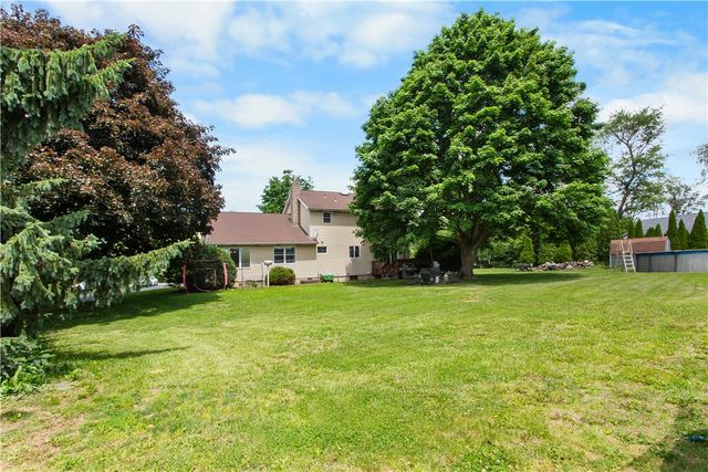679 Cherry Hill Road, Bushkill Twp, PA 18064