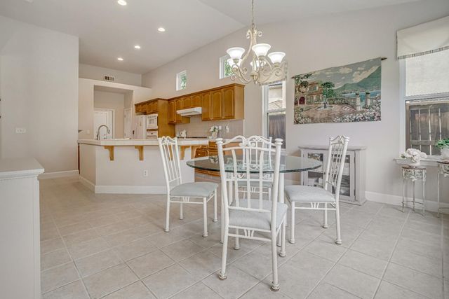 6126 W Los Altos Avenue, Fresno, CA 93722