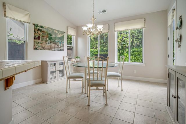 6126 W Los Altos Avenue, Fresno, CA 93722