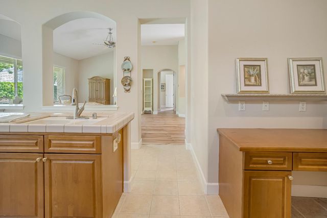 6126 W Los Altos Avenue, Fresno, CA 93722