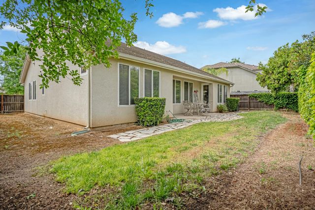 6126 W Los Altos Avenue, Fresno, CA 93722