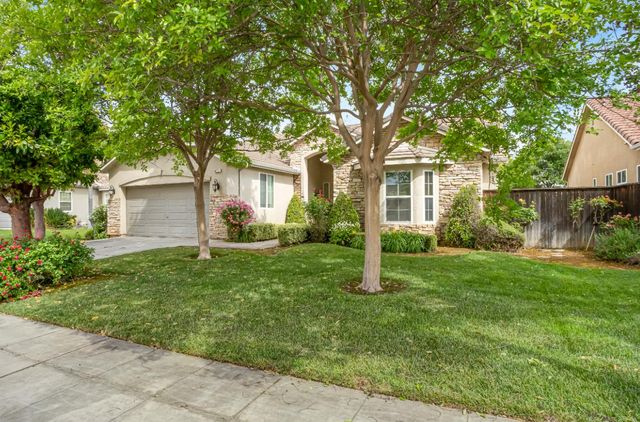 6126 W Los Altos Avenue, Fresno, CA 93722