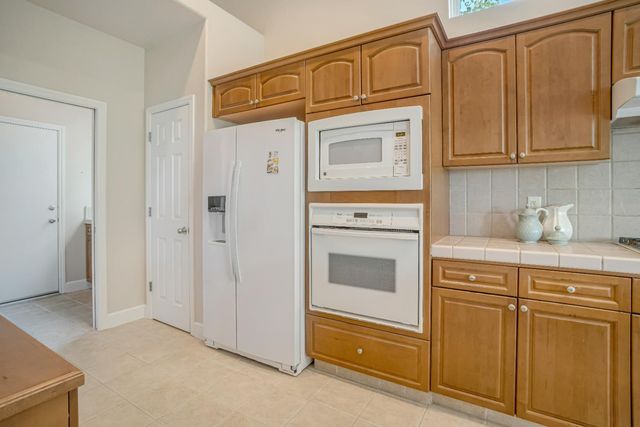 6126 W Los Altos Avenue, Fresno, CA 93722