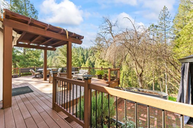 2911 Pioneer Hill Rd, Placerville, CA 95667