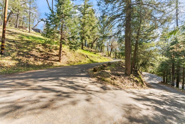 2911 Pioneer Hill Rd, Placerville, CA 95667