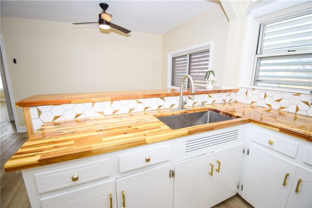 2705 Elizabeth St, Corpus Christi, TX 78404