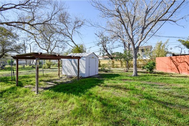 2705 Elizabeth St, Corpus Christi, TX 78404