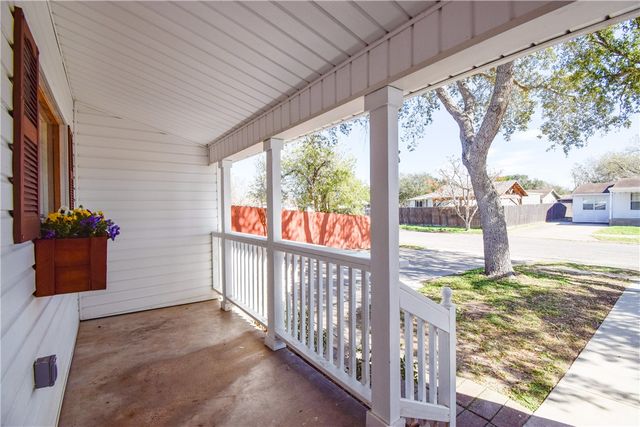 2705 Elizabeth St, Corpus Christi, TX 78404