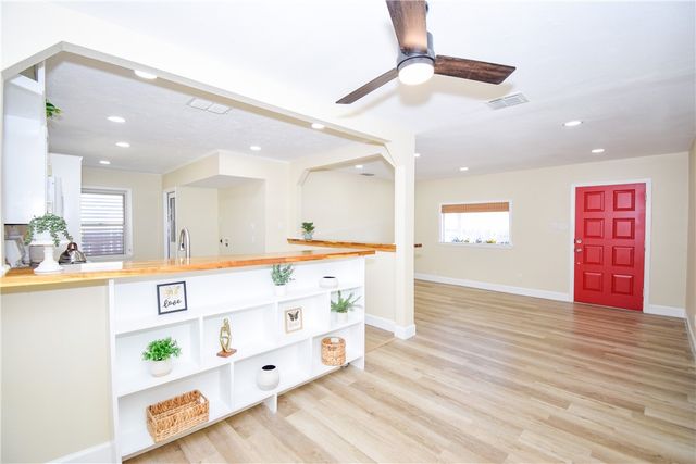 2705 Elizabeth St, Corpus Christi, TX 78404