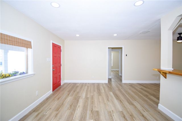 2705 Elizabeth St, Corpus Christi, TX 78404