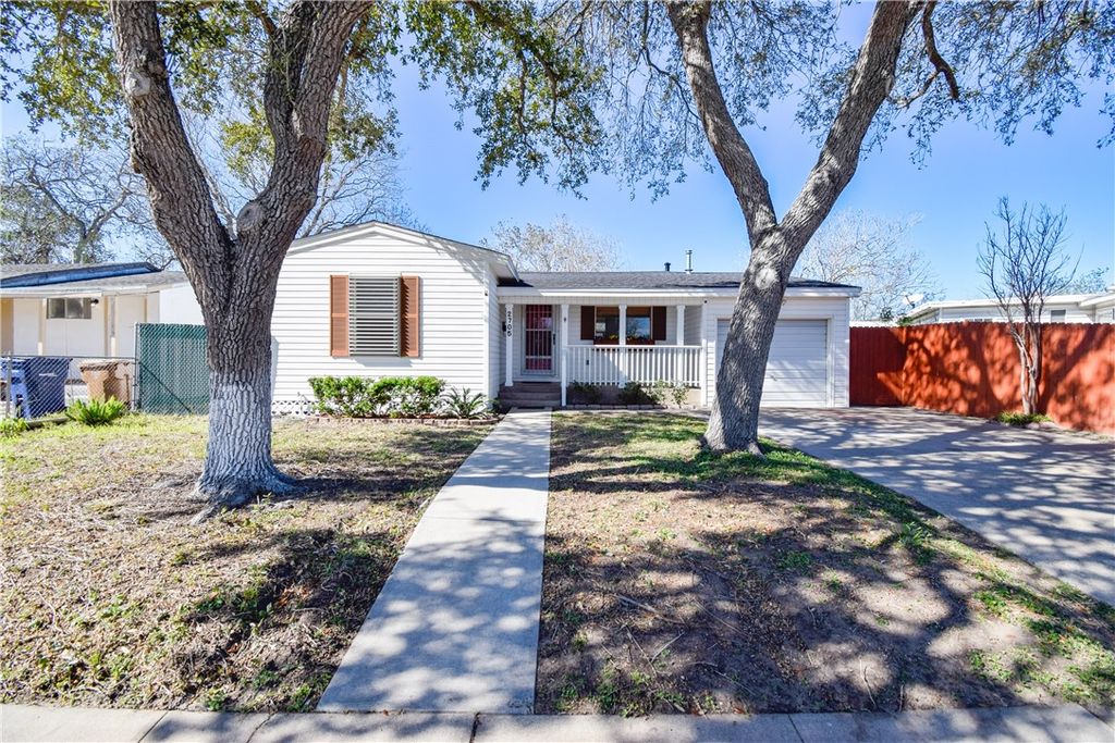 2705 Elizabeth St, Corpus Christi, TX 78404