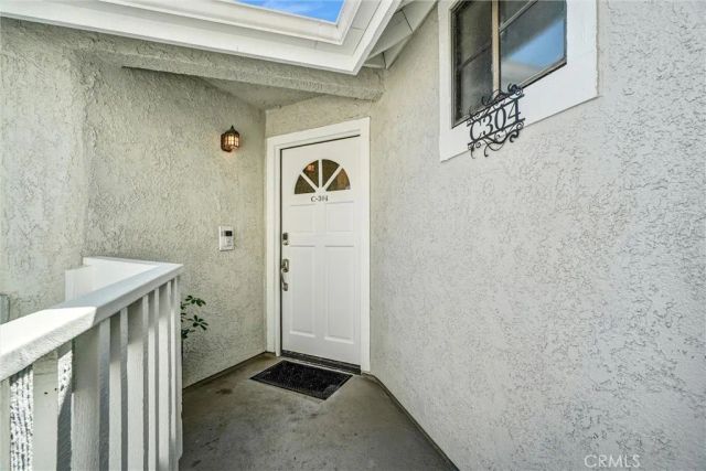 4682 WARNER Avenue C304, Huntington Beach, CA 92649