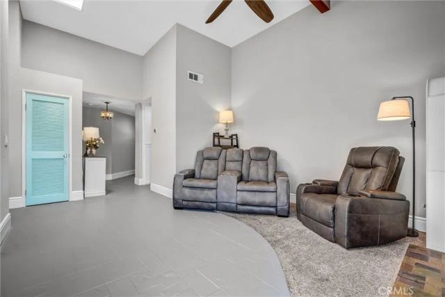 4682 WARNER Avenue C304, Huntington Beach, CA 92649
