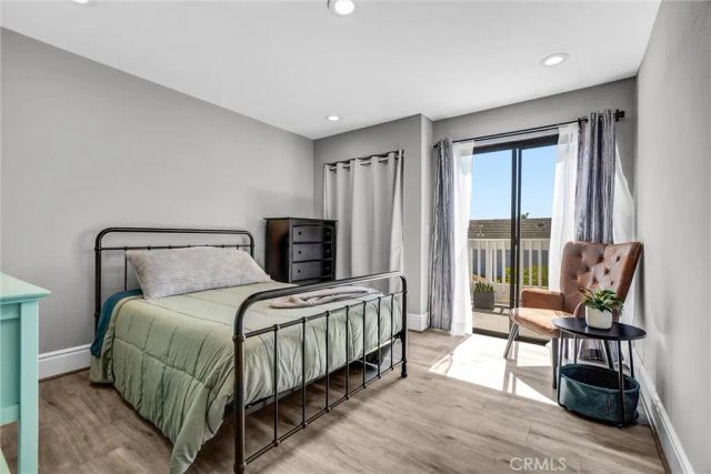 4682 WARNER Avenue C304, Huntington Beach, CA 92649