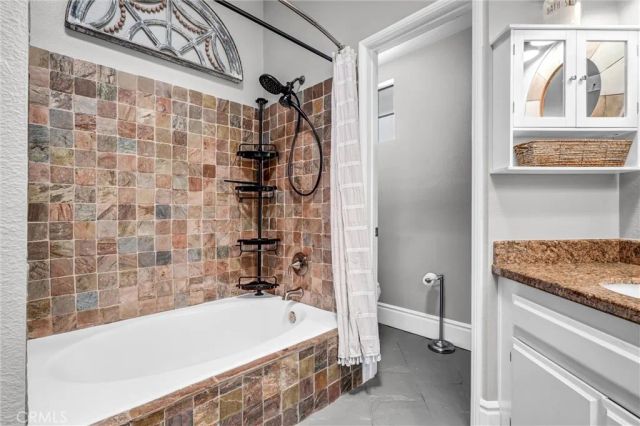 4682 WARNER Avenue C304, Huntington Beach, CA 92649
