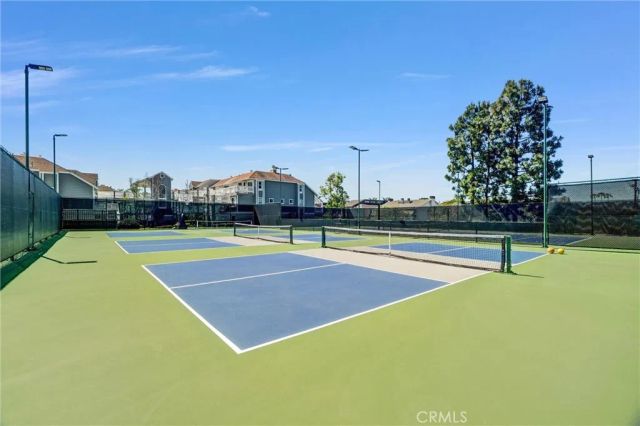 4682 WARNER Avenue C304, Huntington Beach, CA 92649