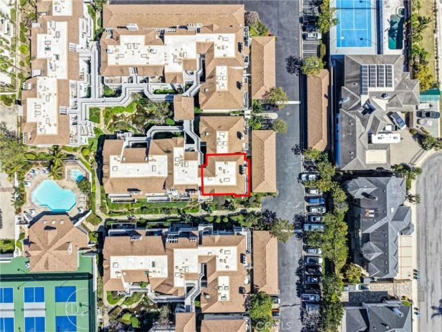 4682 WARNER Avenue C304, Huntington Beach, CA 92649