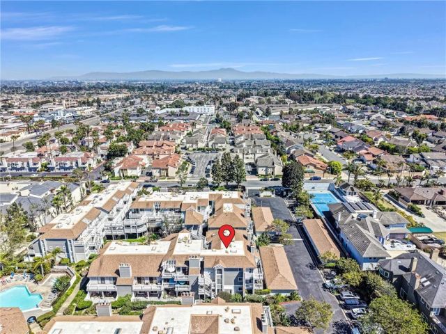 4682 WARNER Avenue C304, Huntington Beach, CA 92649