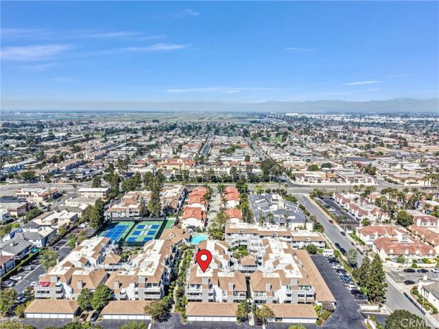 4682 WARNER Avenue C304, Huntington Beach, CA 92649