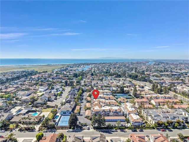 4682 WARNER Avenue C304, Huntington Beach, CA 92649