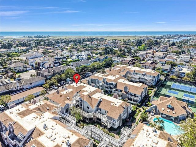 4682 WARNER Avenue C304, Huntington Beach, CA 92649