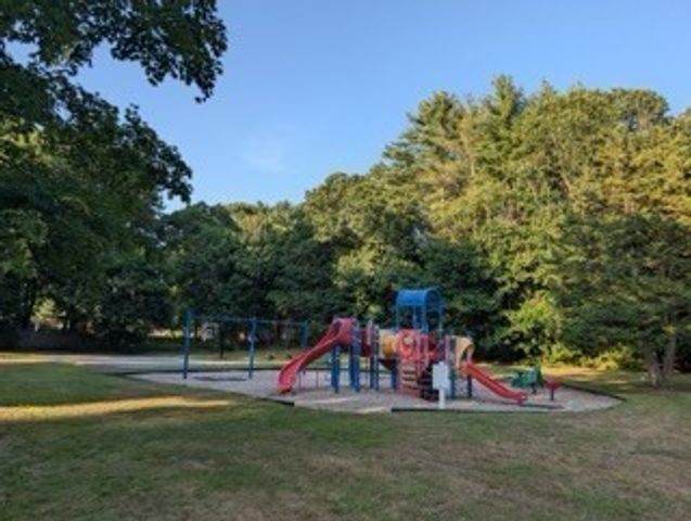 4 Allen Lane, Ipswich, MA 01938