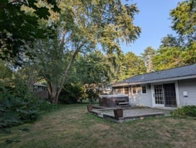4 Allen Lane, Ipswich, MA 01938
