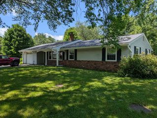 4 Allen Lane, Ipswich, MA 01938