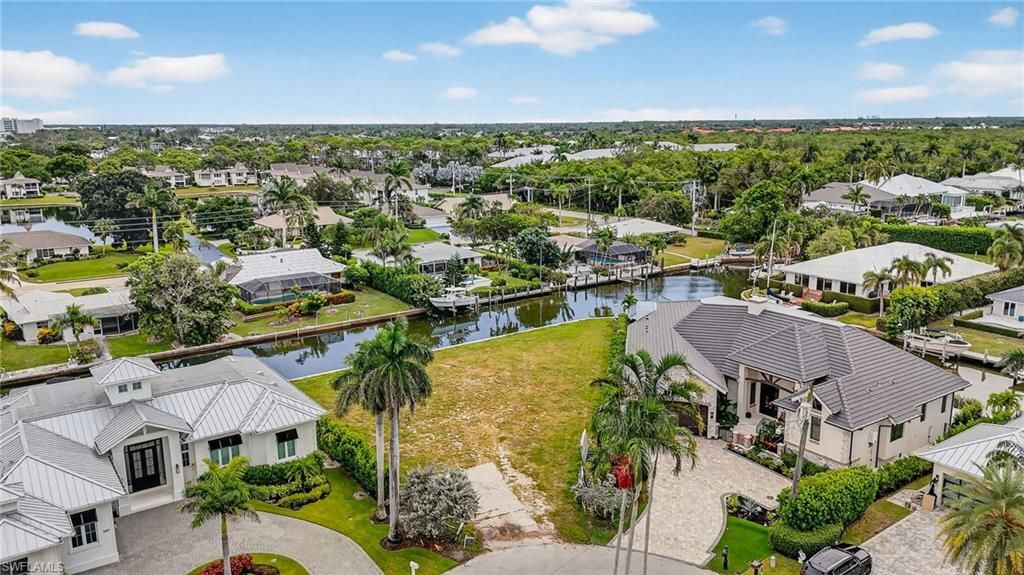 1693 BONITA CT, NAPLES, FL 34102 — photo 3