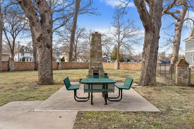 907 1st Drive NW, Austin, MN 55912