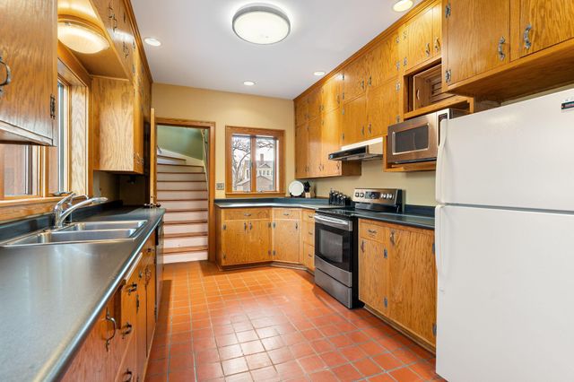 907 1st Drive NW, Austin, MN 55912
