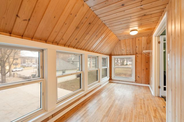907 1st Drive NW, Austin, MN 55912