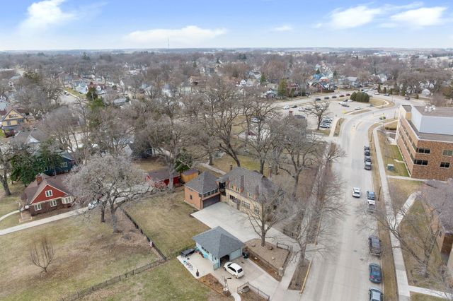 907 1st Drive NW, Austin, MN 55912