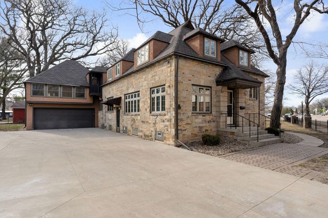 907 1st Drive NW, Austin, MN 55912