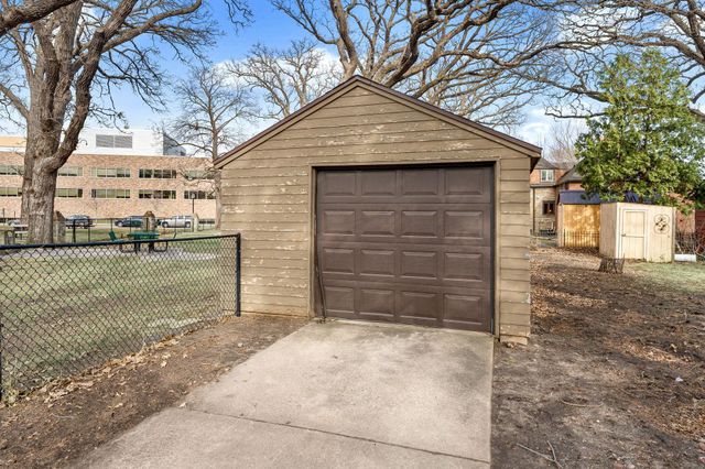 907 1st Drive NW, Austin, MN 55912