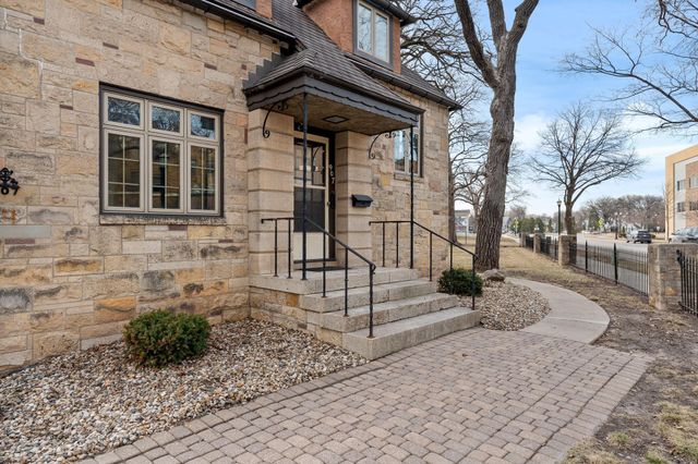 907 1st Drive NW, Austin, MN 55912