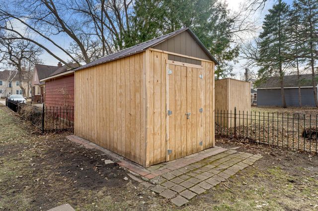 907 1st Drive NW, Austin, MN 55912
