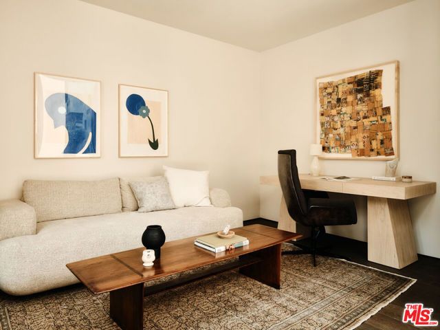 8900 Rosewood Avenue, West Hollywood, CA 90048