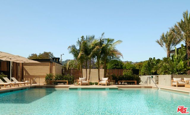 8900 Rosewood Avenue, West Hollywood, CA 90048