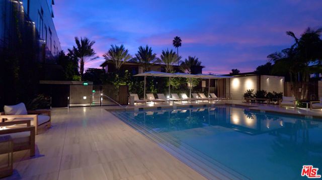 8900 Rosewood Avenue, West Hollywood, CA 90048