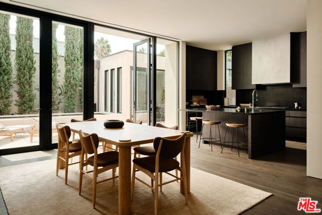 8900 Rosewood Avenue, West Hollywood, CA 90048