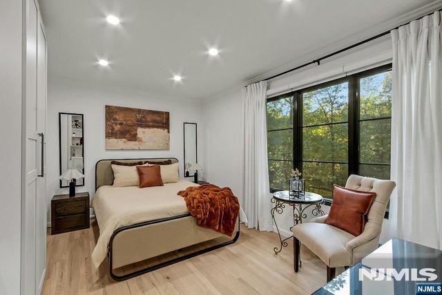 888 Briarwoods Road, Franklin Lakes, NJ 07417