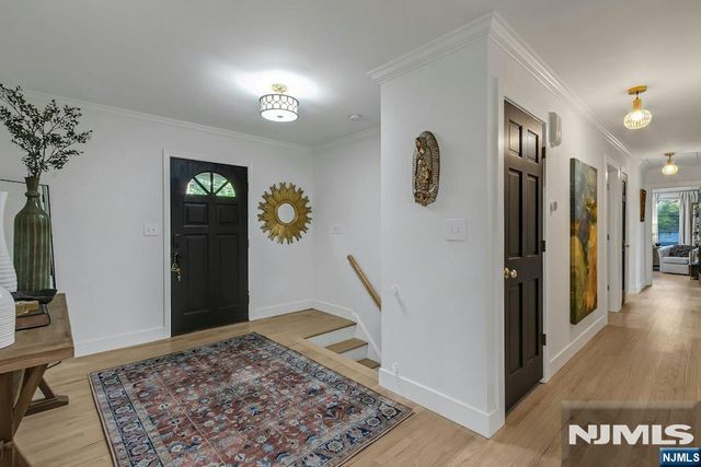 888 Briarwoods Road, Franklin Lakes, NJ 07417