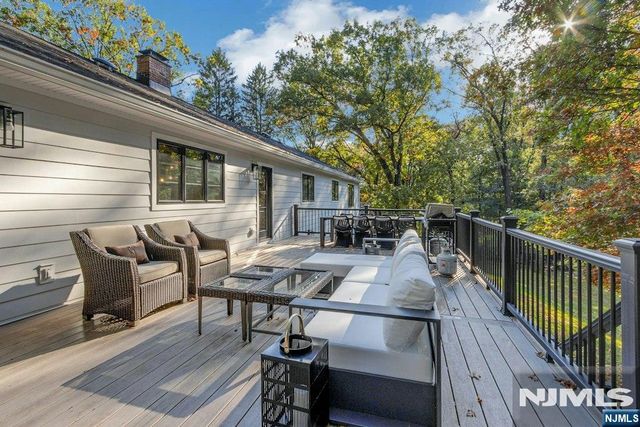 888 Briarwoods Road, Franklin Lakes, NJ 07417
