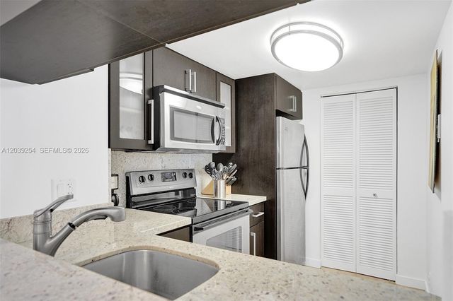 770 Claughton Island Drive 1014, Miami, FL 33131