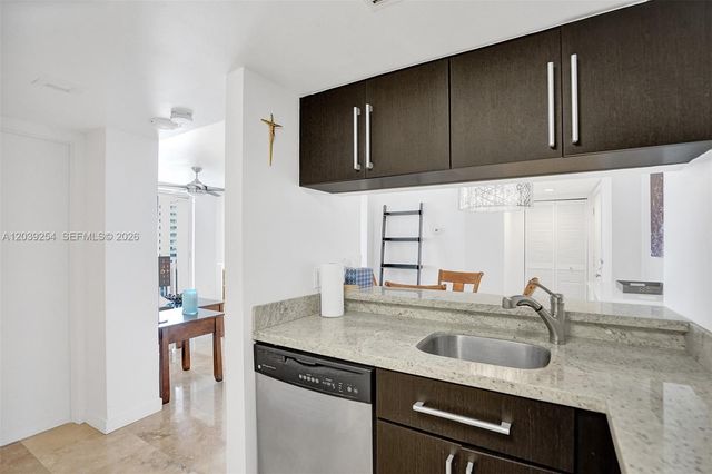770 Claughton Island Drive 1014, Miami, FL 33131